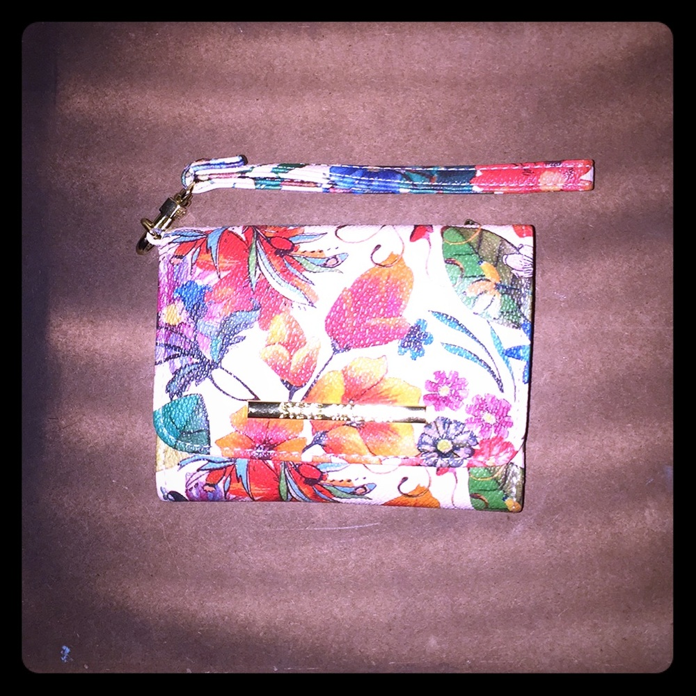 ❌SOLD❌ on mer Steve Madden Wrist Wallet